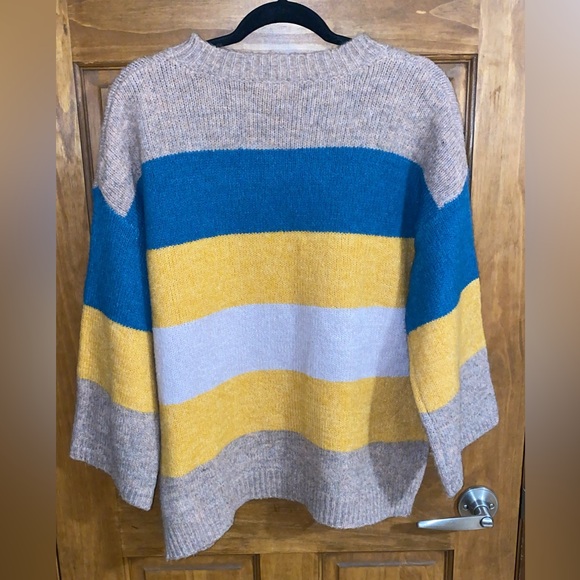 ADORA Women’s Crewneck Sweater Size M - Picture 4 of 5